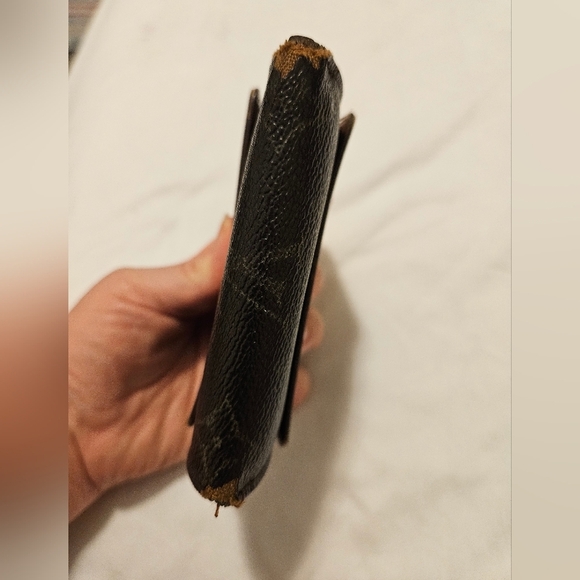 Louis Vuitton Classic Monogram Bi-fold Wallet - Picture 10 of 13